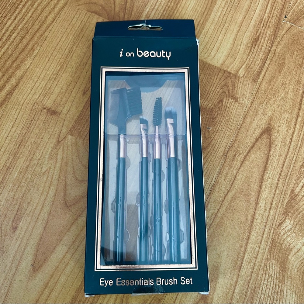 Eye essential brush set